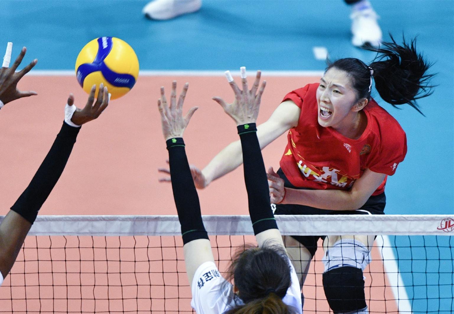 杏彩体育官方-轰30分+关键分制胜!中国女排23岁1米89MVP闪耀:进决赛冲两连冠